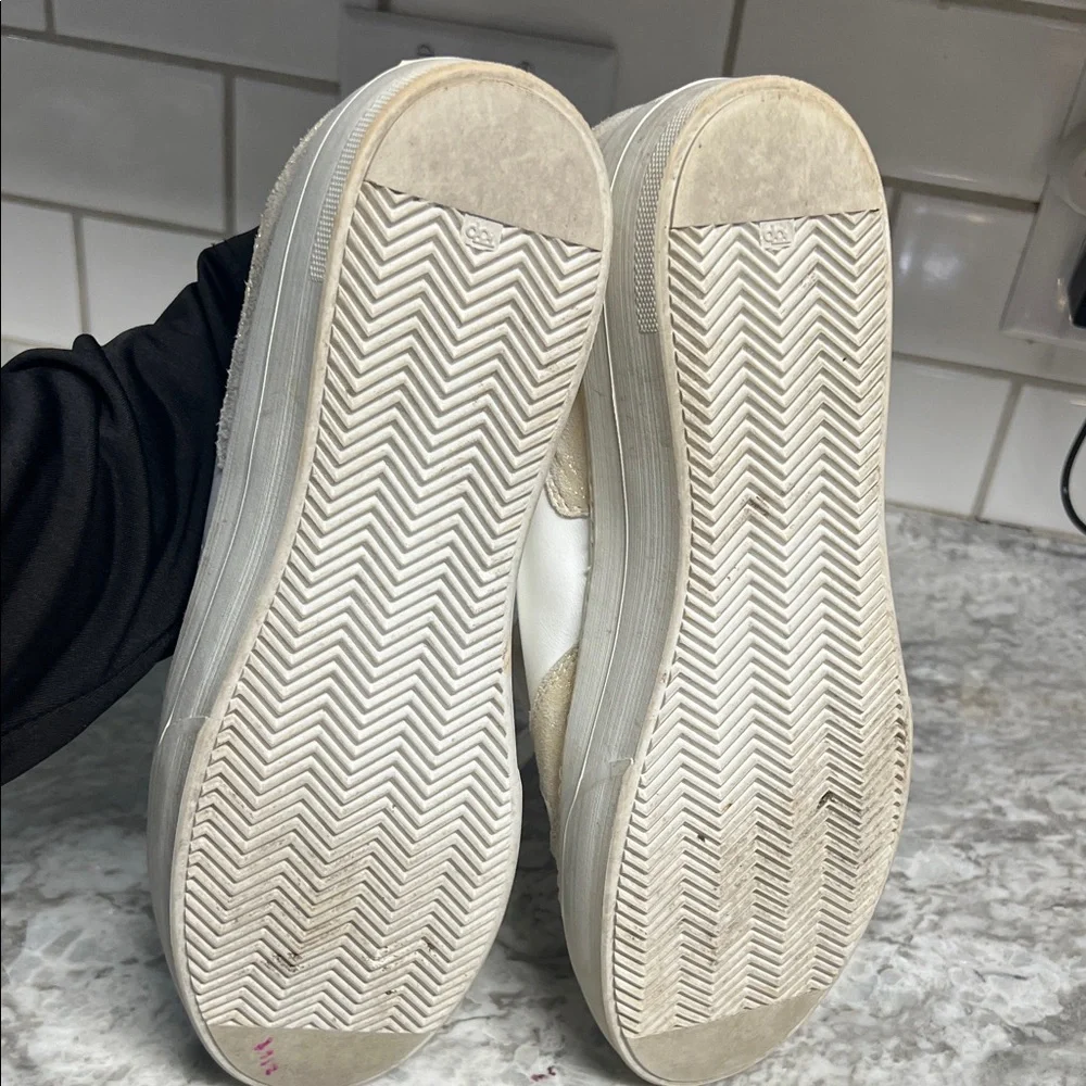 P448 White and Gold Sneakers - Picture 7 of 8